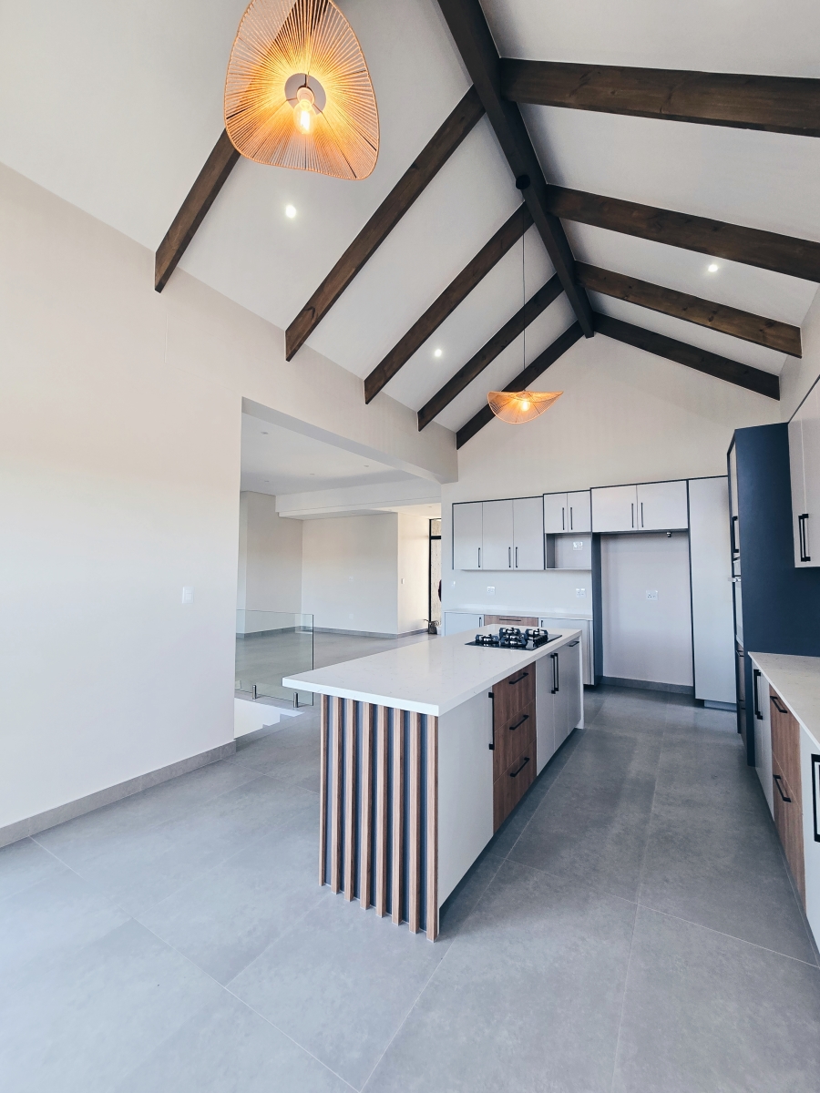 5 Bedroom Property for Sale in Outeniquasbosch Western Cape